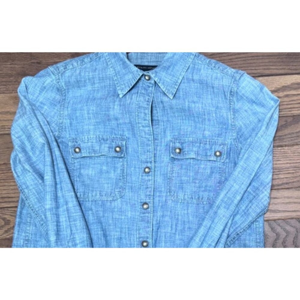 Banana Republic Light Blue Denim-Look Long-Sleeve Button-Up Shirt Women's - Picture 2 of 7